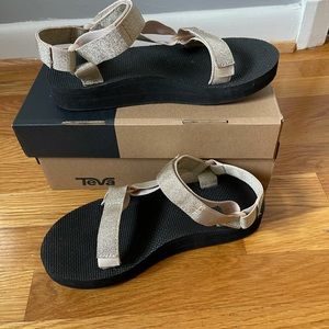 Teva Midform gold sandal